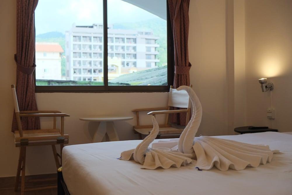 Mypatong Social Hostel Екстериор снимка